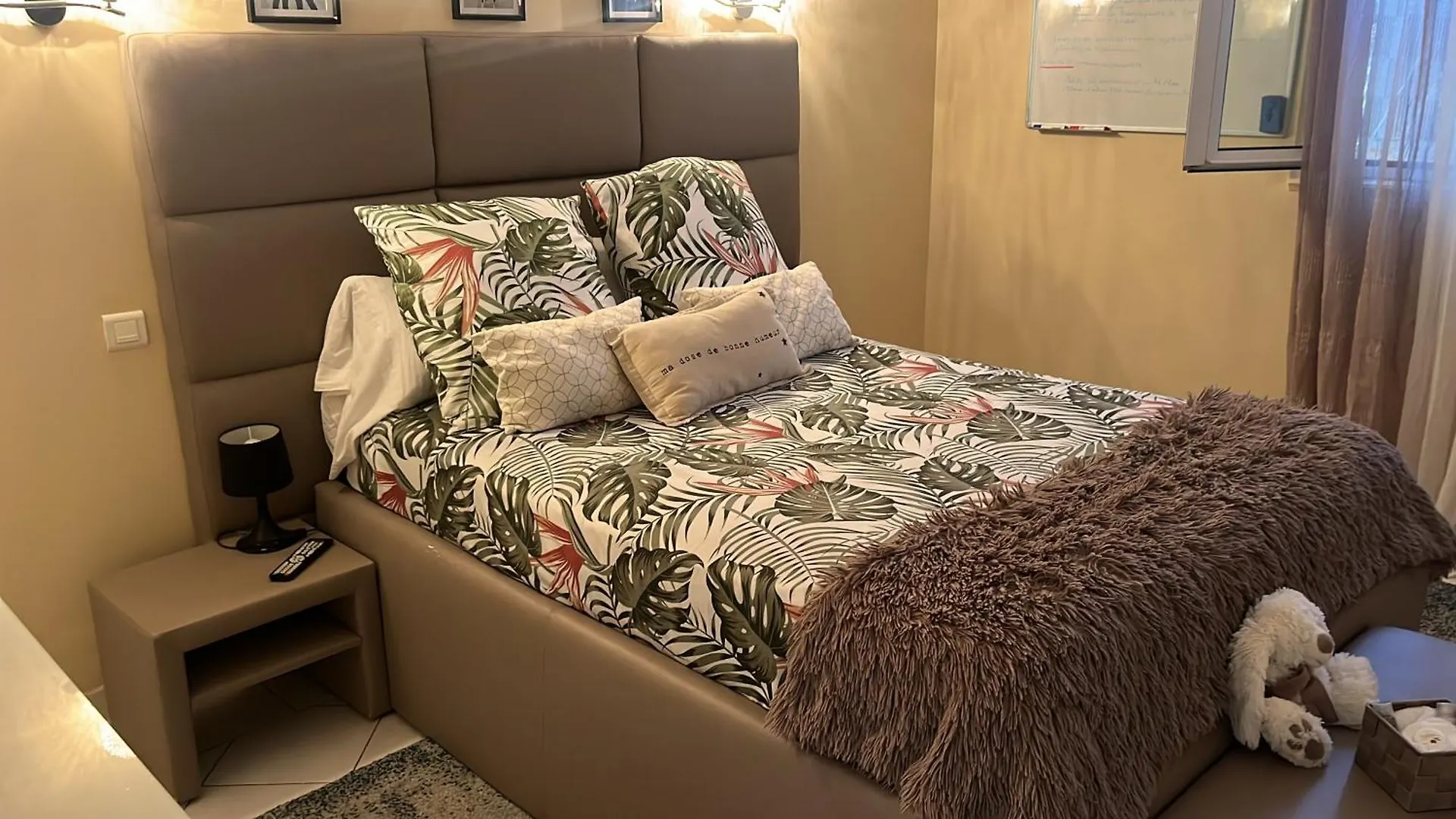 Chambre Figuier Bed & Breakfast Mandelieu-la-Napoule 0*,  France